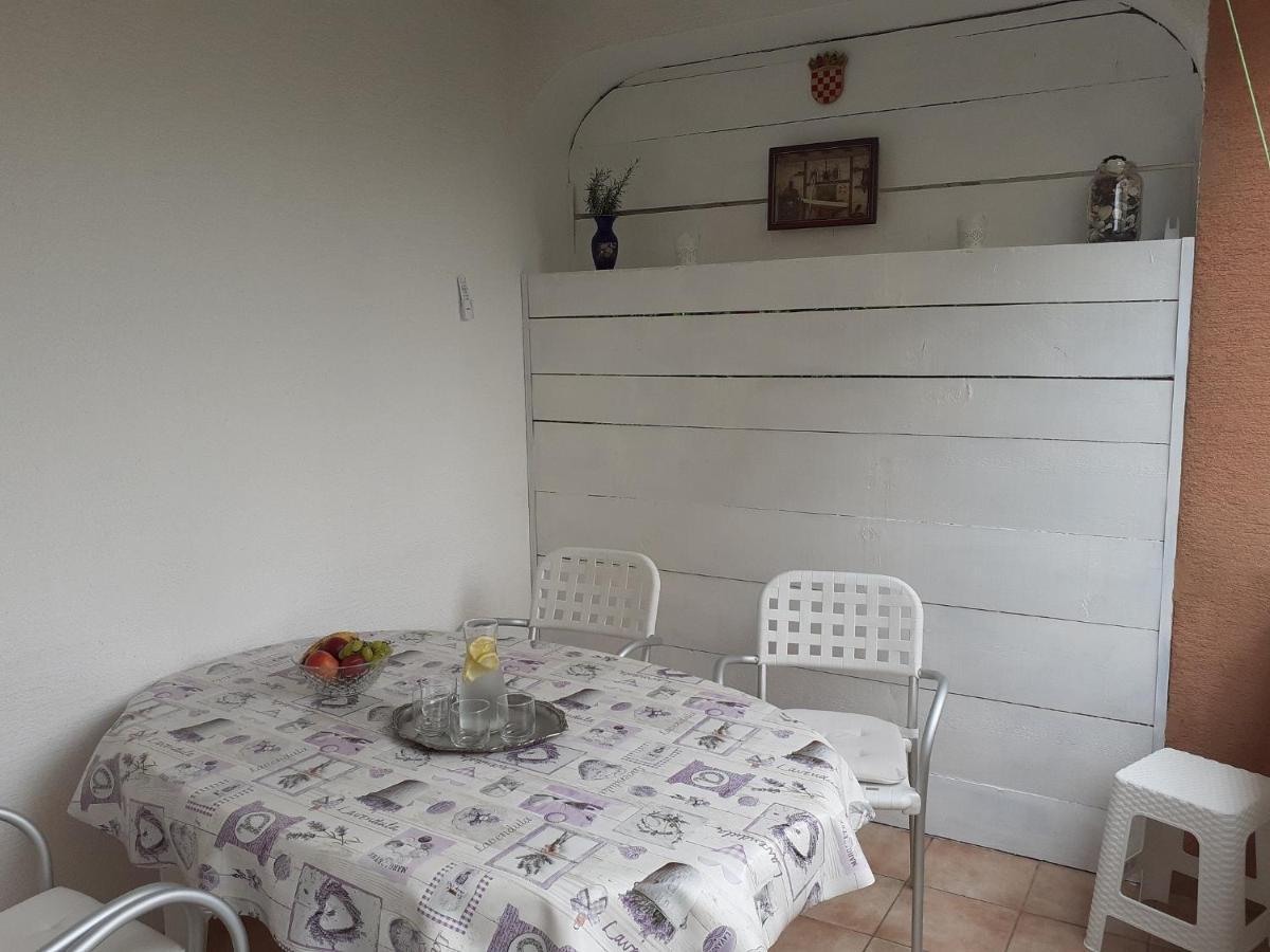 Apartment Conty On The Ground Floor Malinska Εξωτερικό φωτογραφία